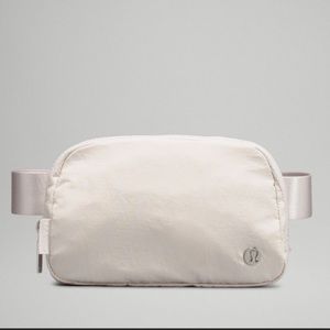 Lululemon EBB - White Opal